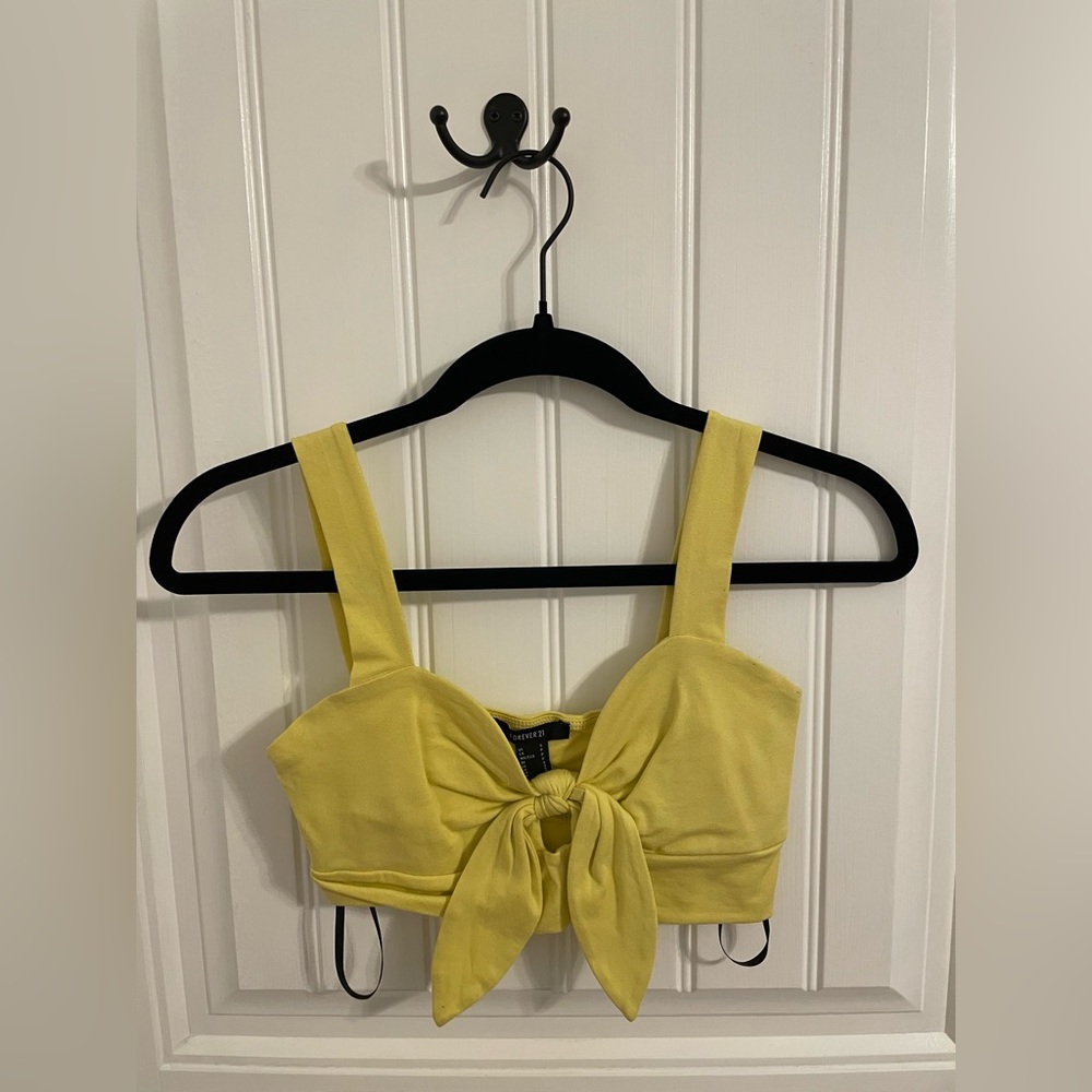 Forever 21 Yellow Cropped Tie-Front Tank Size Small
